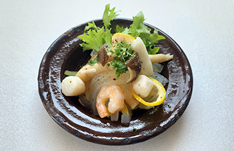 甘酢こんにゃくの海鮮和え